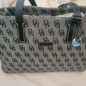 Dooney & Bourke purse in black and gray